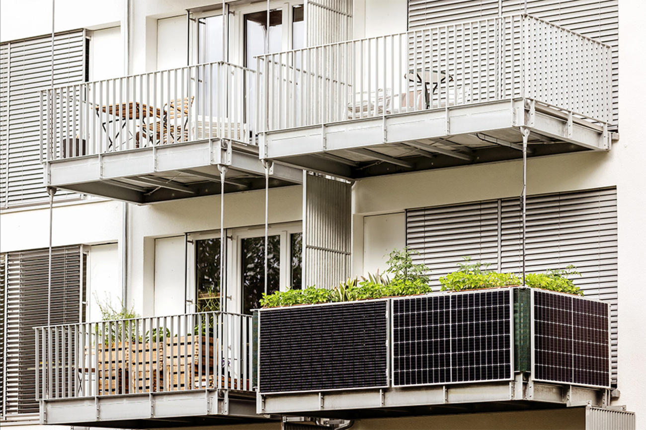Balkon­kraftwerk bei EVM Elektroverteilung Michel GmbH in Mühlhausen